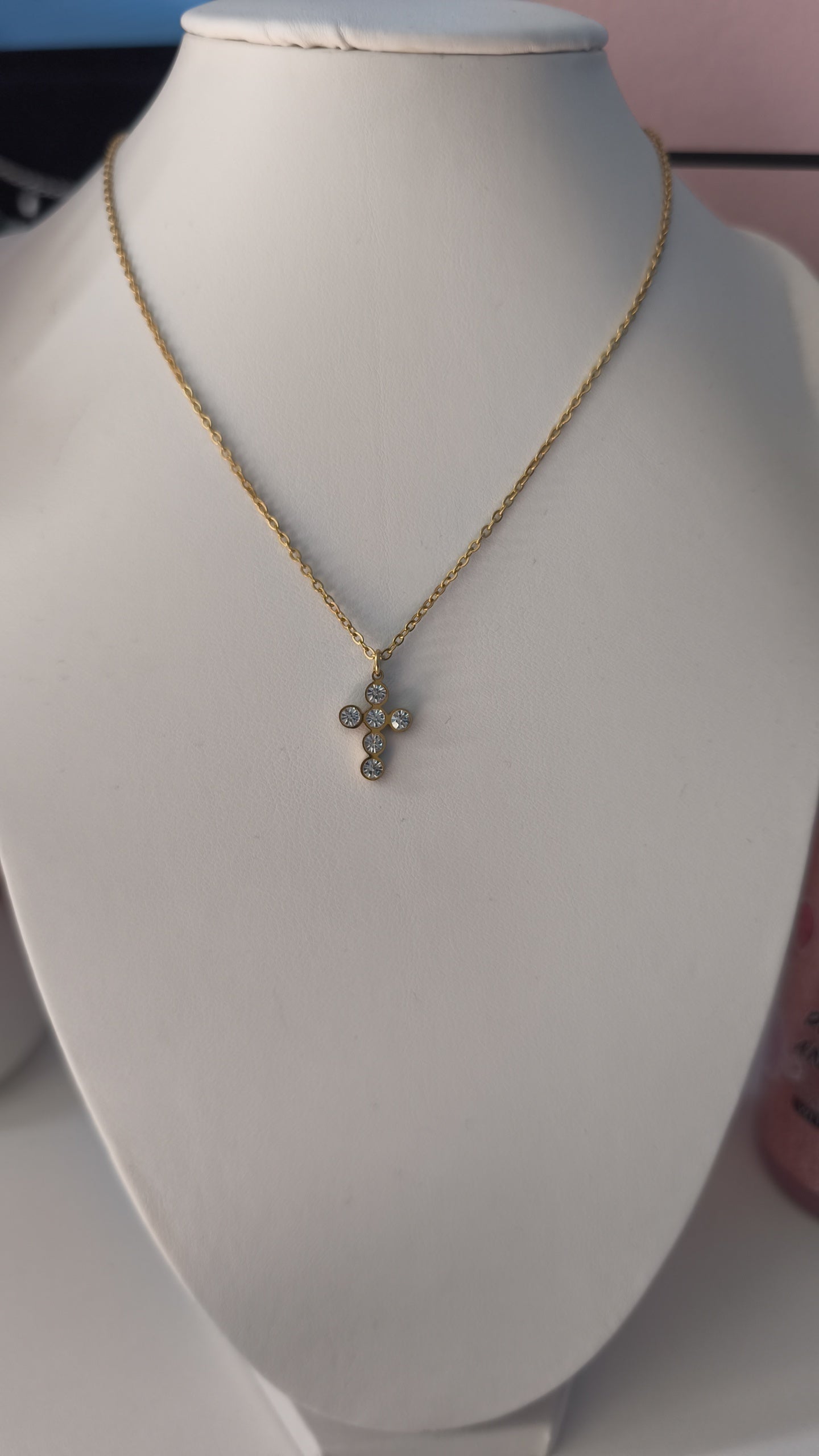 Collier croix strass